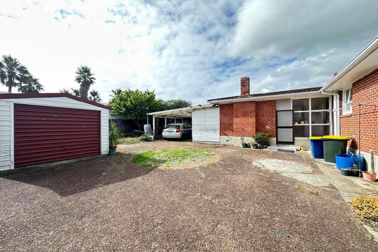 Photo of property in 1/204 Edmonton Road, Te Atatu South, Auckland, 0610