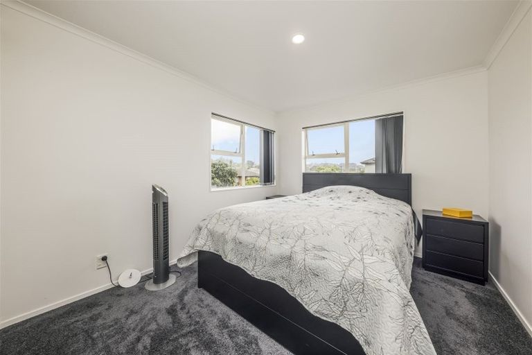 Photo of property in 22 Sarteano Drive, Manurewa, Auckland, 2105