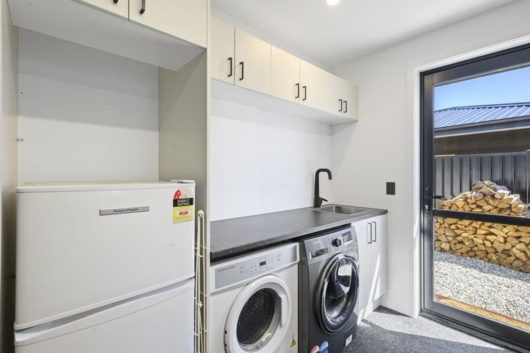 Photo of property in 23 Kingfisher Crescent, Albert Town, Wanaka, 9305