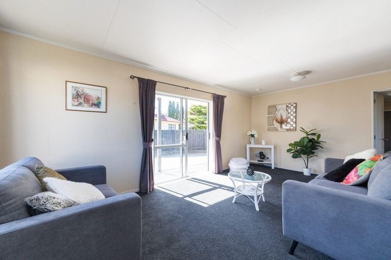 Photo of property in 19b Hilton Grove, Kelvin Grove, Palmerston North, 4414