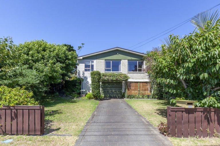 Photo of property in 19 Dale Road, Raumati South, Paraparaumu, 5032
