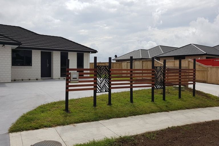 Photo of property in 28 Powhaitere Road, One Tree Point, 0118