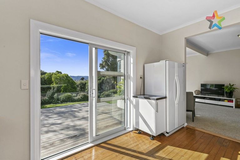 Photo of property in 46 Akatea Road, Korokoro, Lower Hutt, 5012