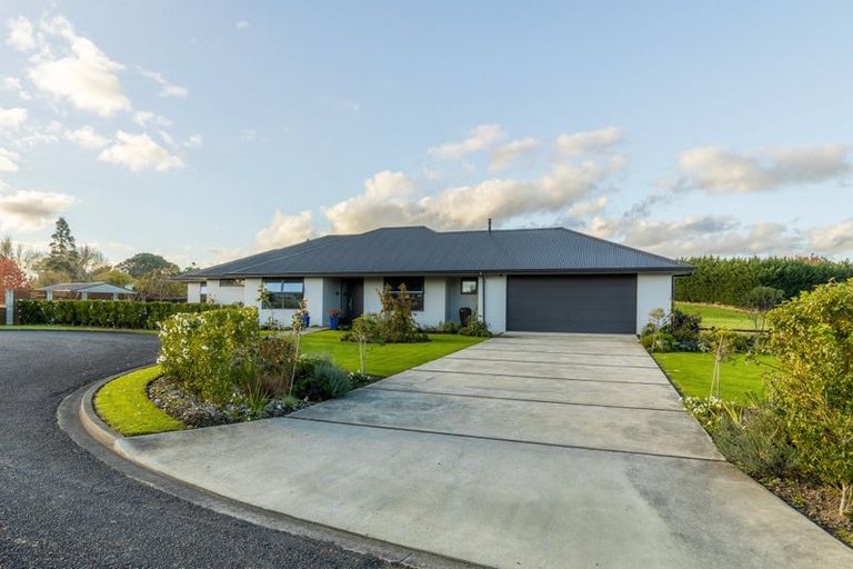 Photo of property in 10 Hanalin Drive, Marton, 4710