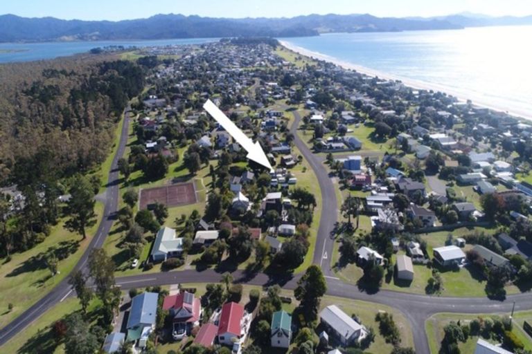 Photo of property in 220 Waimaire Avenue, Matarangi, Whitianga, 3592