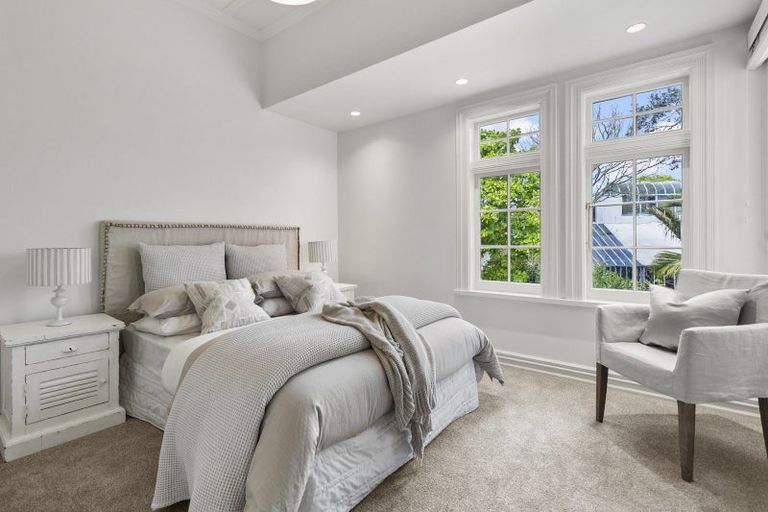 Photo of property in 1 Grove Road, Devonport, Auckland, 0624