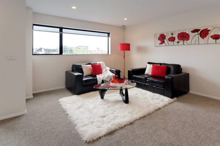 Photo of property in 86 Hobsonville Point Road, Hobsonville, Auckland, 0616