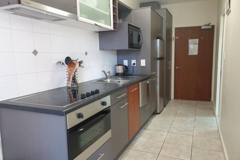 Photo of property in Atrium Towers, 6d/154 The Terrace, Wellington Central, Wellington, 6011