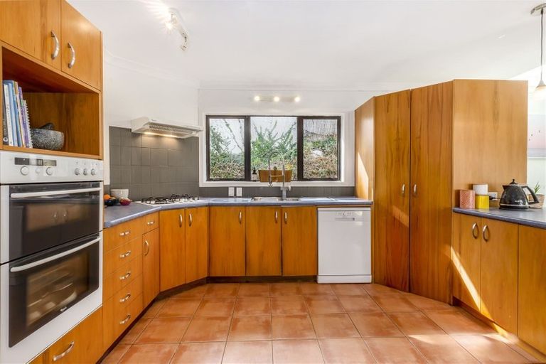 Photo of property in 36 Kiriwai Road, Paremata, Porirua, 5024