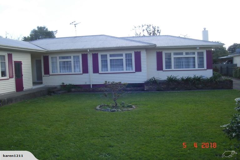 Photo of property in 89 Queenwood Road, Levin, 5510