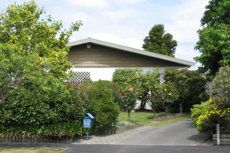 Photo of property in 37 Rosedale Place, Avonhead, Christchurch, 8042