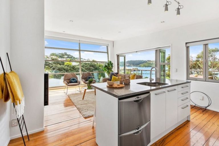 Photo of property in 414a Evans Bay Parade, Hataitai, Wellington, 6021