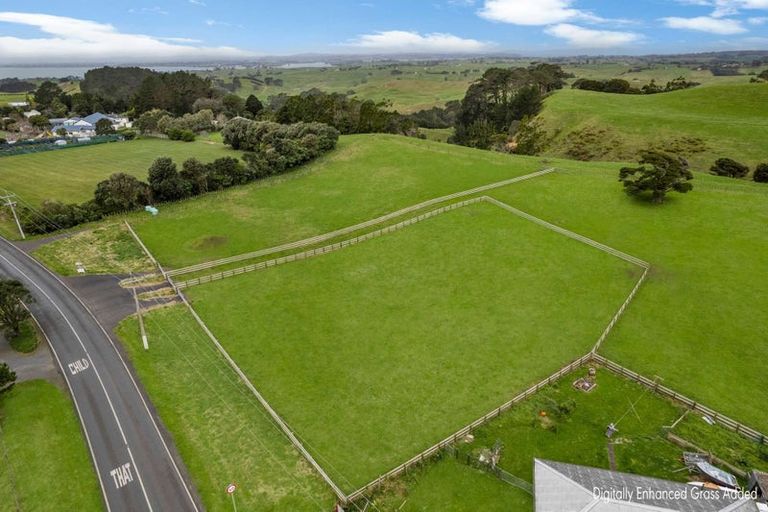 Photo of property in 2586 Awhitu Road, Awhitu, 2684