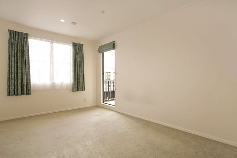 Photo of property in 62 Kereru Drive, Turitea, Palmerston North, 4472