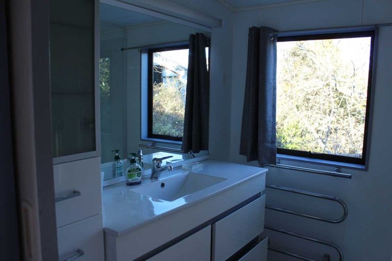 Photo of property in 26 Springdale Grove, Fitzherbert, Palmerston North, 4410