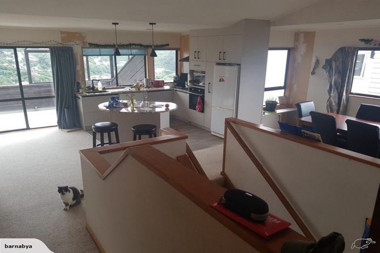 Photo of property in 16a Parklands Drive, Karori, Wellington, 6012