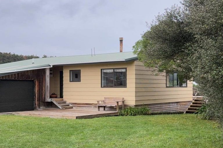 Photo of property in 13 Arataki Street, Waitarere Beach, Levin, 5510