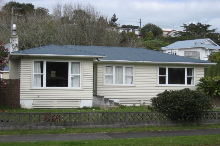 Photo of property in 43 Pembroke Street, Westown, New Plymouth, 4310