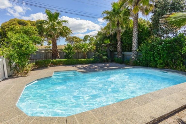 Photo of property in 243 Clifton Road, Te Awanga, 4102