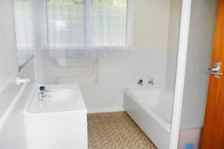 Photo of property in 14 Huia Road, Papatoetoe, Auckland, 2025