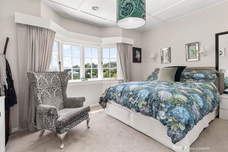 Photo of property in 17 Northland Road, Northland, Wellington, 6012