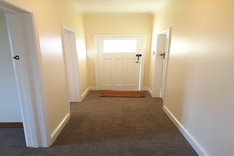 Photo of property in 1 Frood Street, Bulls, 4818