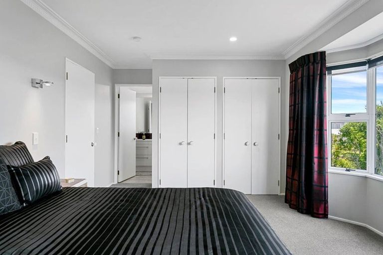 Photo of property in 2 Golders Place, Richmond Heights, Taupo, 3330