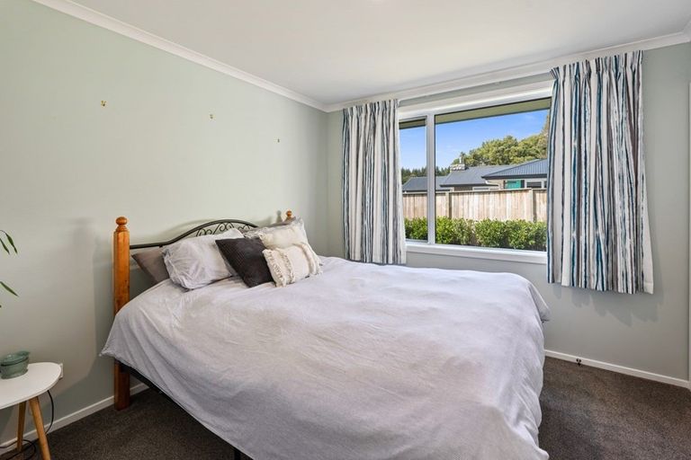 Photo of property in 12 Karaka Place, Kinloch, Taupo, 3377