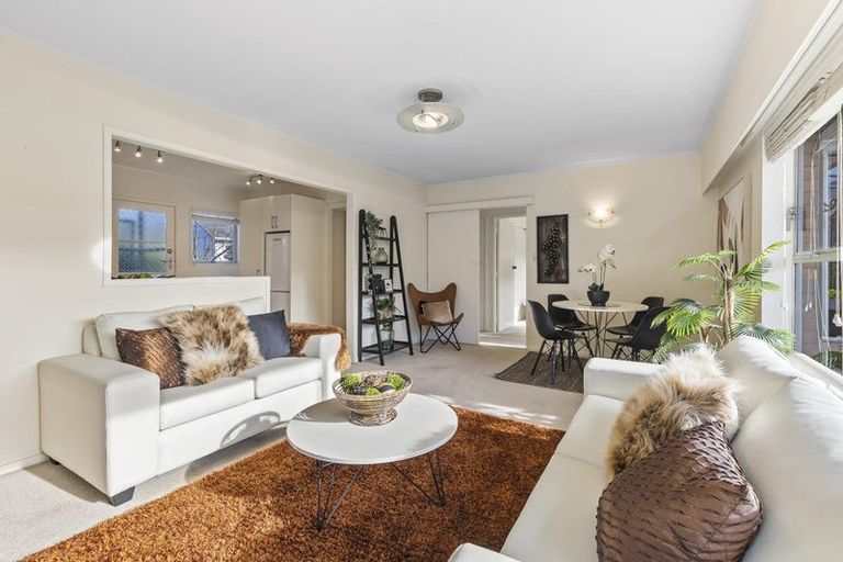 Photo of property in 2/21 Jutland Road, Hauraki, Auckland, 0622