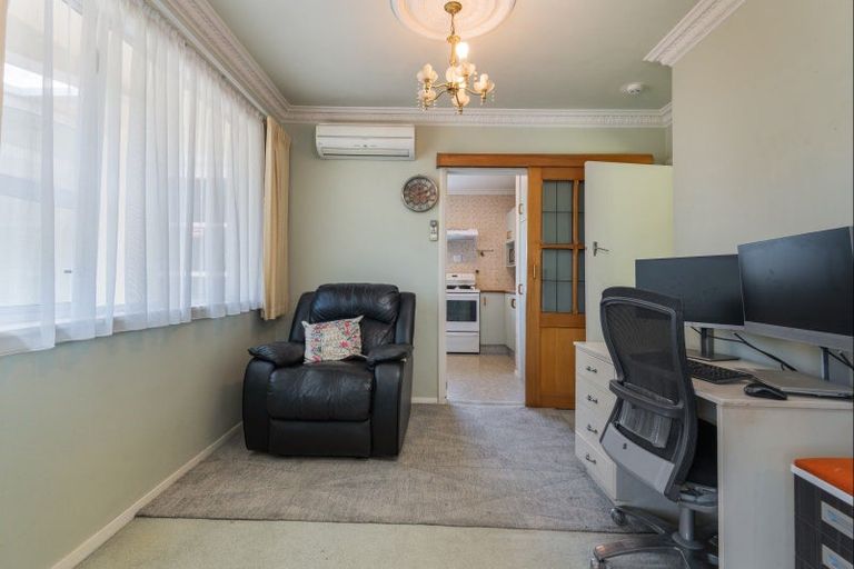Photo of property in 113 Pahiatua Street, Hokowhitu, Palmerston North, 4410