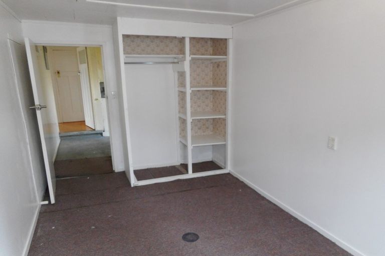 Photo of property in 2 Waimana Road, Conifer Grove, Takanini, 2112