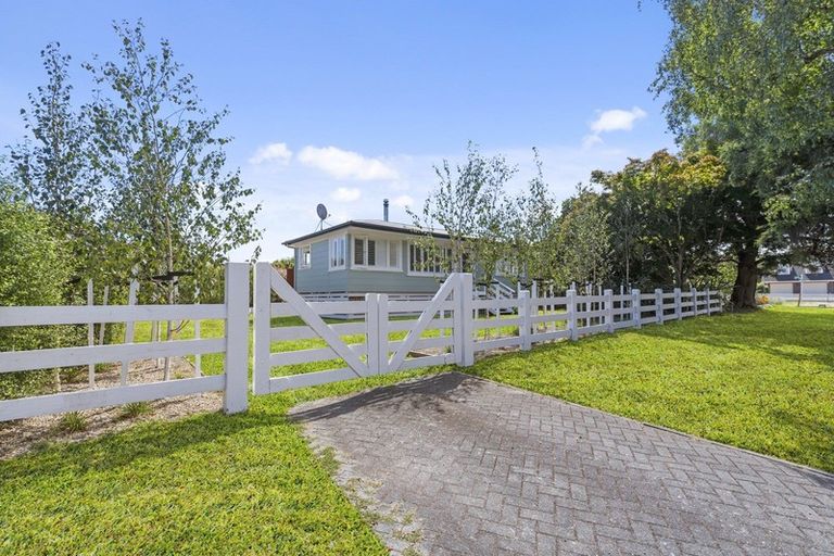 Photo of property in 28 Kinloch Road, Kinloch, Taupo, 3377