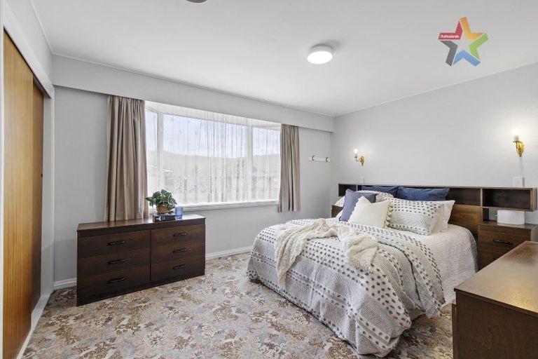 Photo of property in 3 Earlston Grove, Avalon, Lower Hutt, 5011