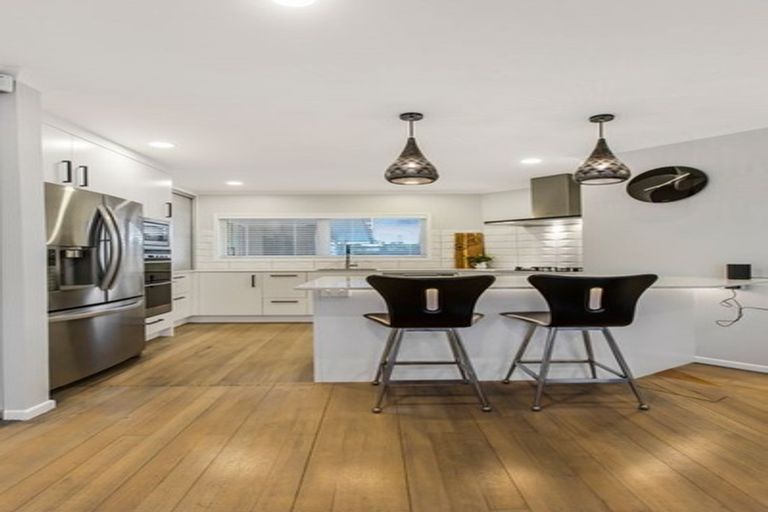 Photo of property in 76 Uxbridge Road, Cockle Bay, Auckland, 2014