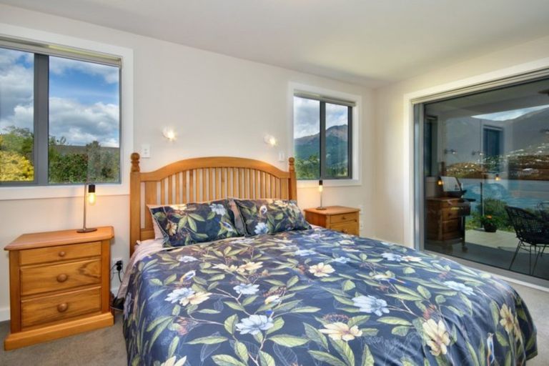 Photo of property in 574 Peninsula Road, Kelvin Heights, Queenstown, 9300