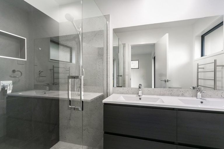 Photo of property in 3 Maraeariki Avenue, Orewa, 0931