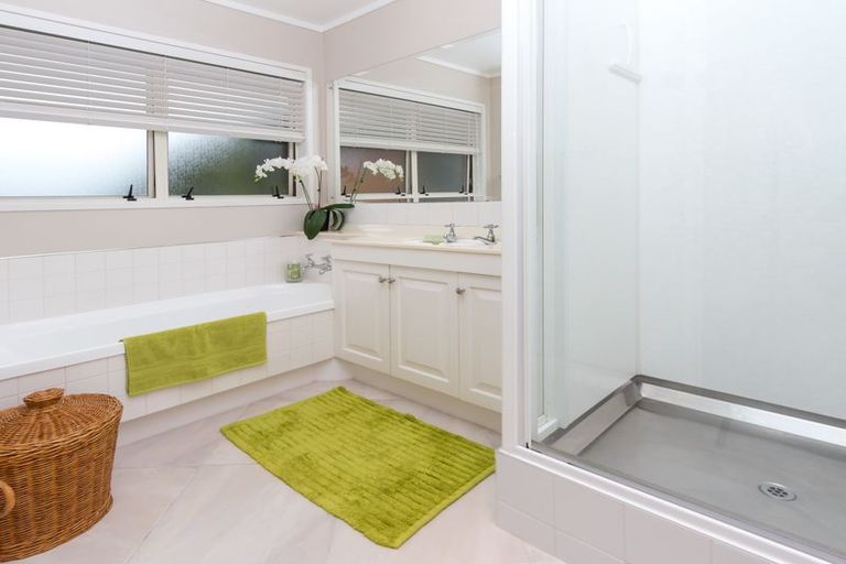 Photo of property in 29 Summermist Drive, Northpark, Auckland, 2013