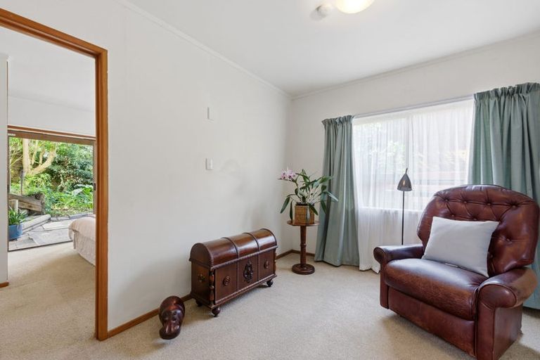 Photo of property in 2 Geoffrey Road, Torbay, Auckland, 0630