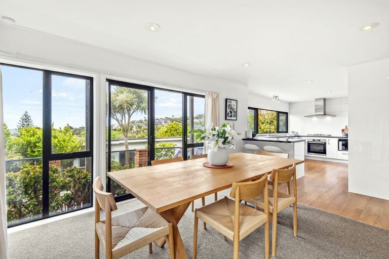 Photo of property in 1/33 Masterton Road, Rothesay Bay, Auckland, 0630