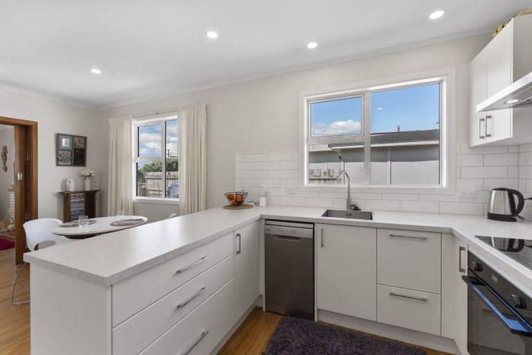 Photo of property in 4 Kowhai Street, Otaki Beach, Otaki, 5512