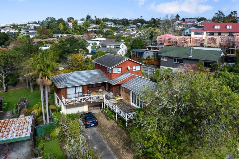 Photo of property in 121 Oaktree Avenue, Browns Bay, Auckland, 0630