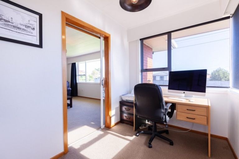 Photo of property in 9 Waimea Street, Westown, New Plymouth, 4310