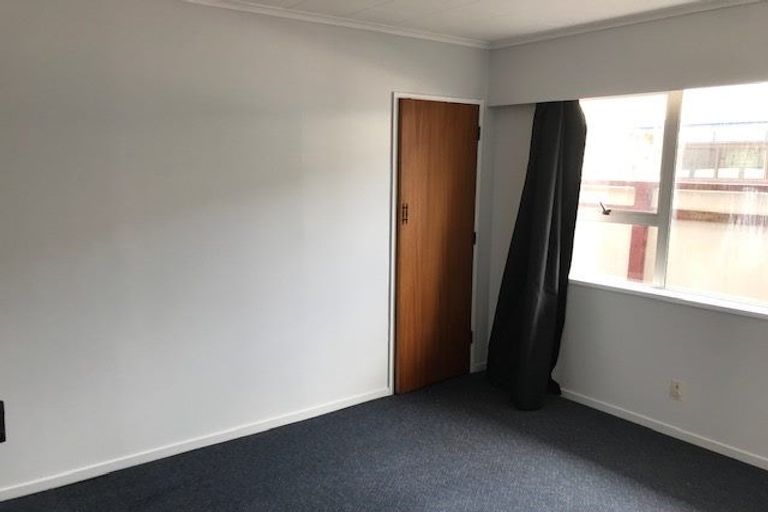 Photo of property in 43b Ludlam Crescent, Woburn, Lower Hutt, 5010