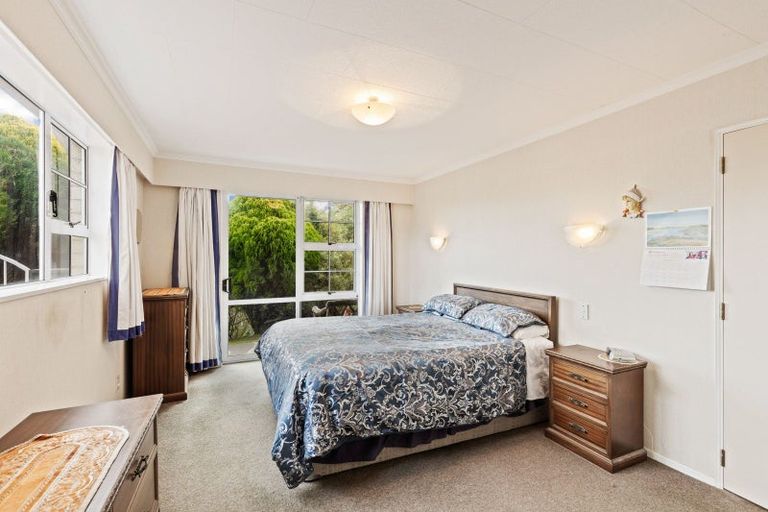 Photo of property in 9 Kapu Grove, Whalers Gate, New Plymouth, 4310