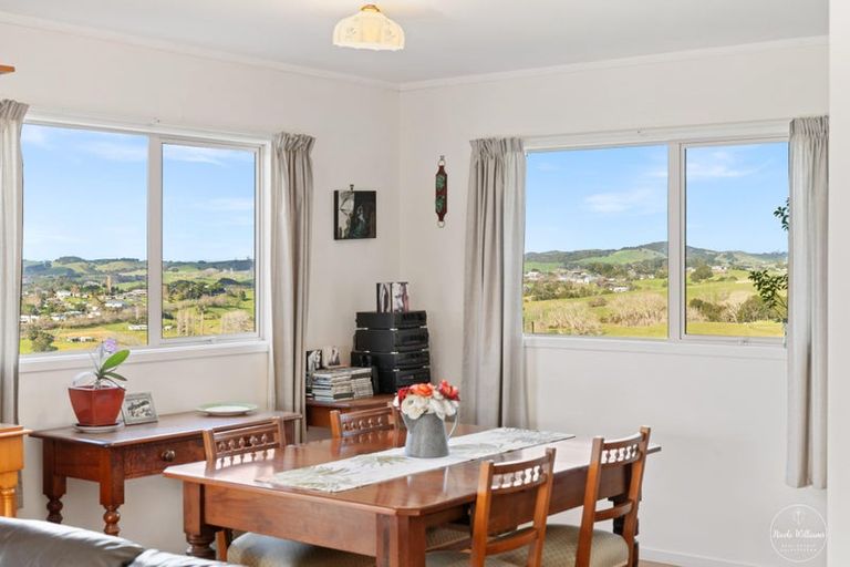 Photo of property in 24 Totara Rise, Maungaturoto, 0588