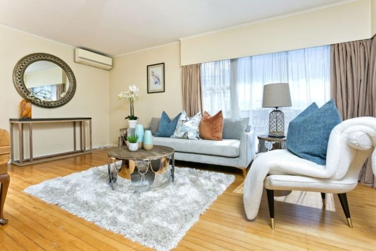 Photo of property in 1/91 Bond Crescent, Forrest Hill, Auckland, 0620