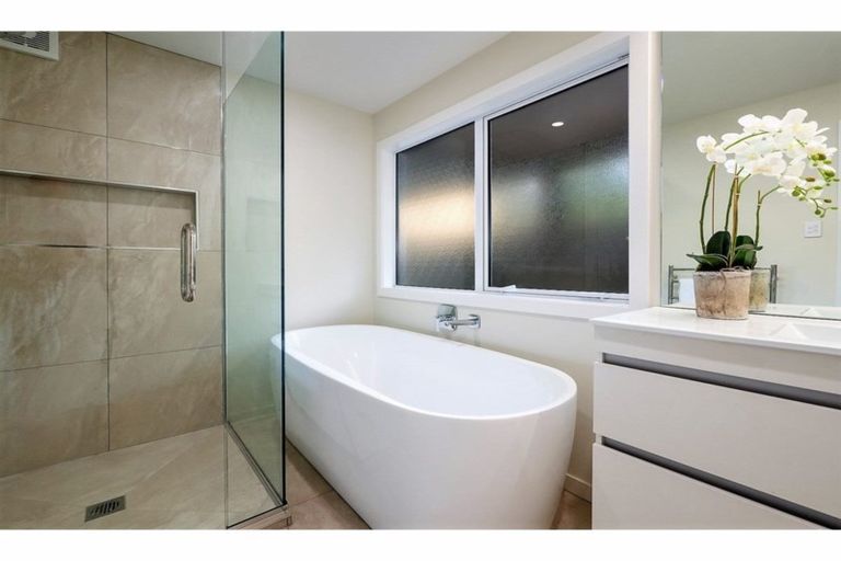 Photo of property in 363 Centaurus Road, Hillsborough, Christchurch, 8022