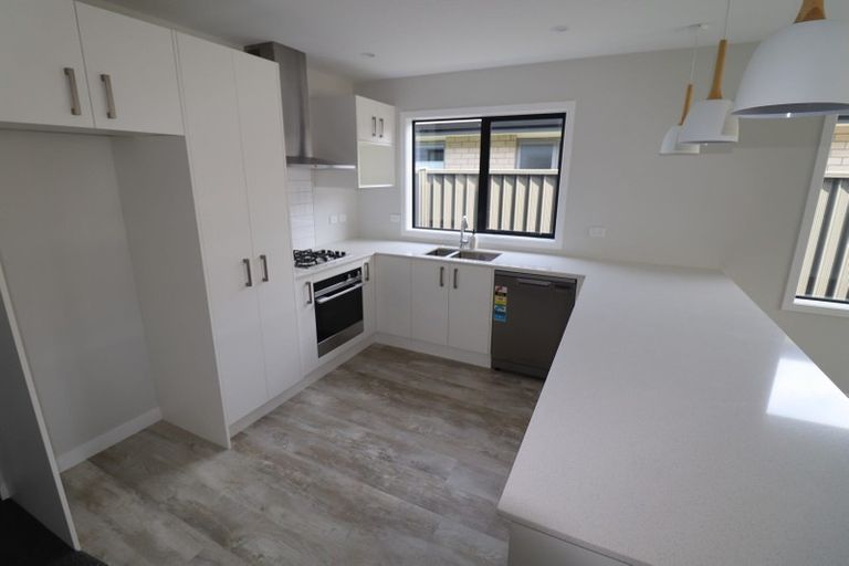 Photo of property in 28 Karearea Avenue, Kenepuru, Porirua, 5022