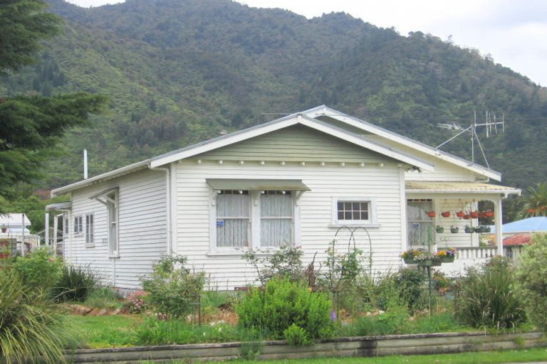 Photo of property in 18 Farmer Street, Te Aroha, 3320
