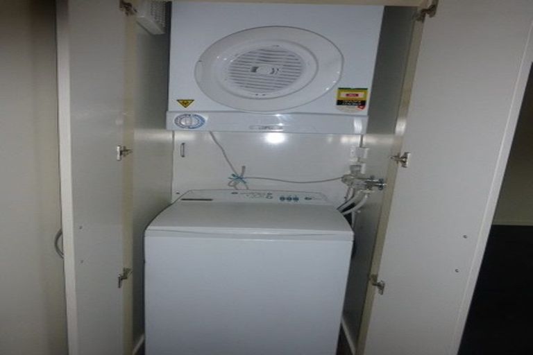 Photo of property in 2/30 Mathesons Road, Phillipstown, Christchurch, 8011